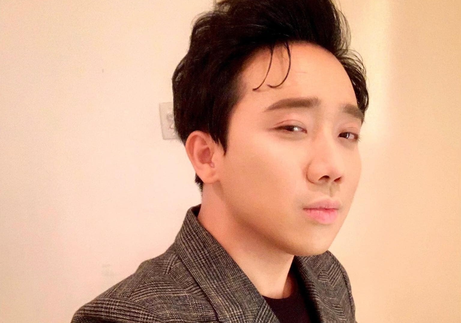 Nghe si Viet: 'Khong nen tu tap, an mung de day lui hoan toan dich' hinh anh