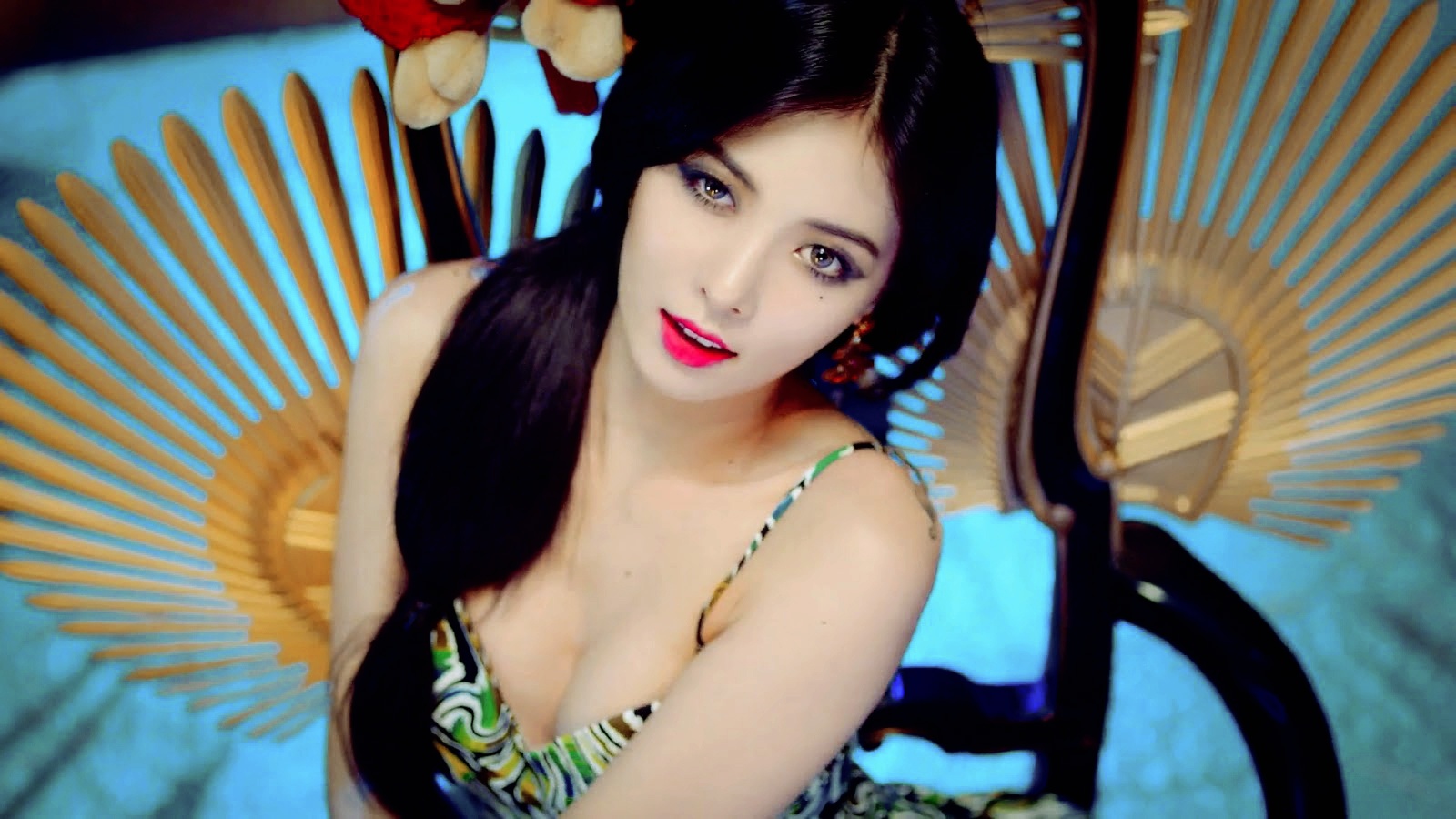 MV Kpop có cảnh nhạy cảm ảnh 7 MV Kpop co canh nhay cam anh 7