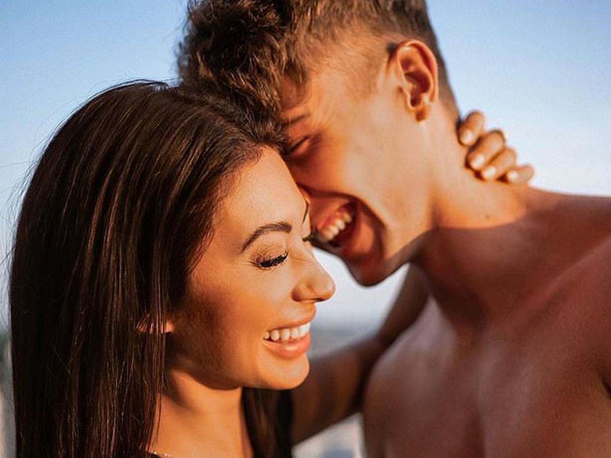 Cap doi hot nhat show hen ho mat 32.000 USD vi khong the kiem che hon hinh anh