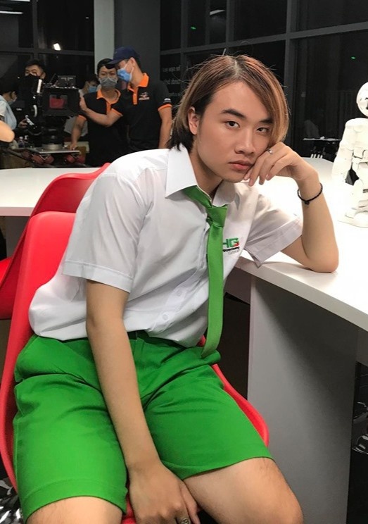 hoàng anh tóc xù the voice kids ảnh 4 hoang anh toc xu the voice kids anh 4