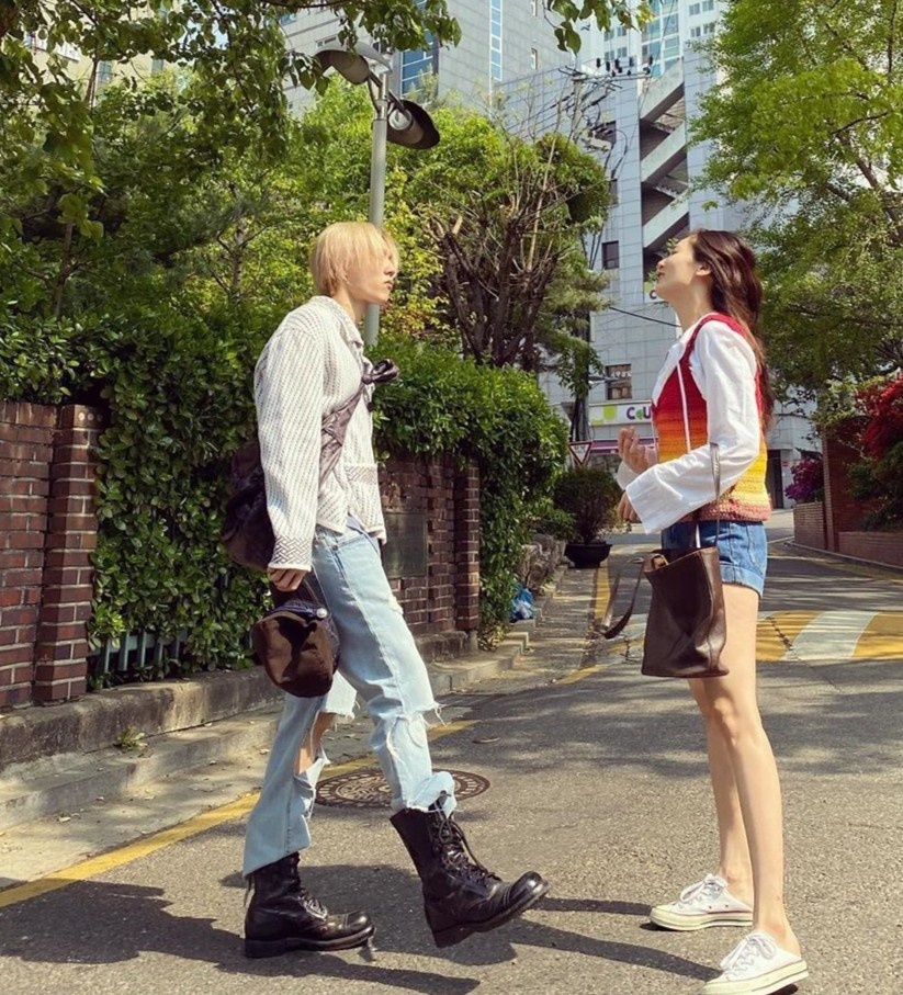 HyunA và bạn trai không đeo khẩu trang ảnh 1 HyunA va ban trai khong deo khau trang anh 1