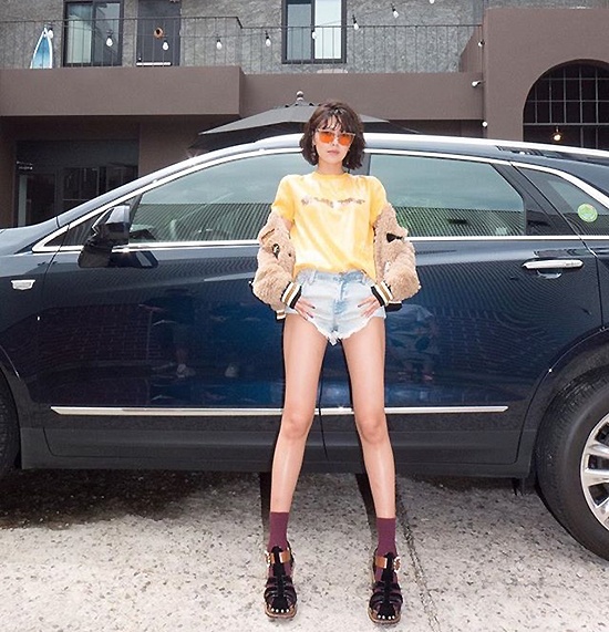 than tuong co doi chan thon anh 11