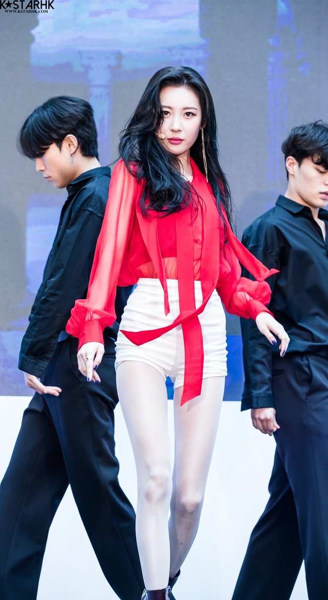 than tuong co doi chan thon anh 5