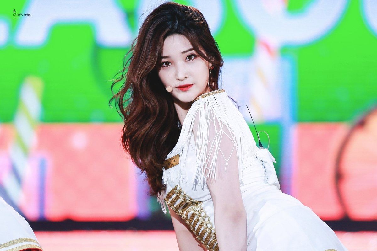 Yulhee ket hon anh 6