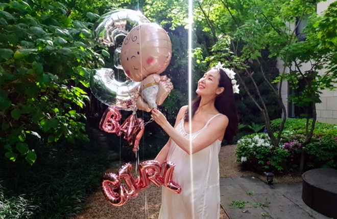 Choi Ji Woo sinh con anh 1