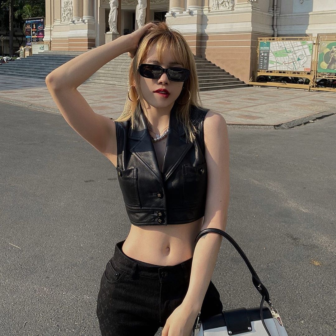 ca sĩ có vòng eo thon gọn ảnh 6 ca si co vong eo thon gon anh 6