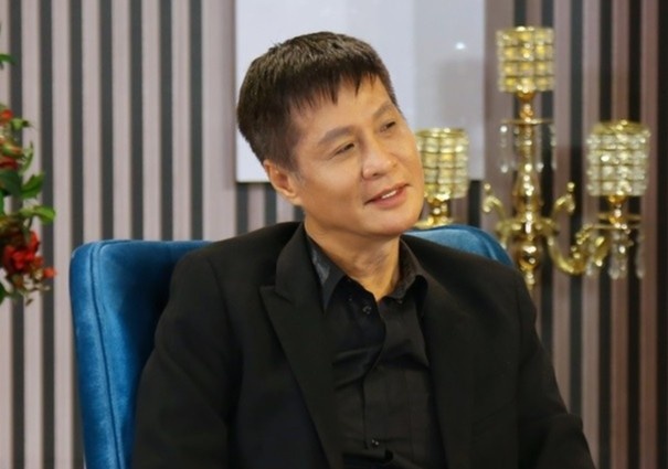 Dao dien Le Hoang phan bac nha van Nguyen Quynh Trang tren truyen hinh hinh anh