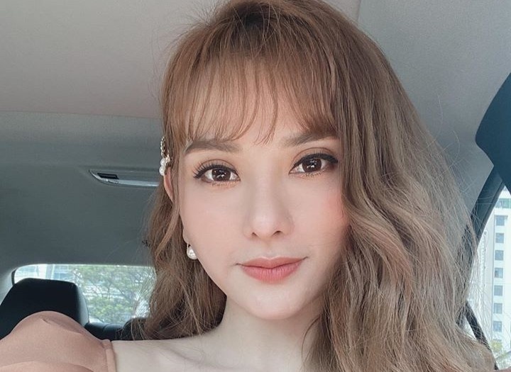 Ca si Thu Thuy to e-kip phim 'Hanh phuc cua me' dung chua nhac hinh anh