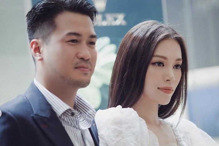 Phillip Nguyen dang anh chup cung Linh Rin sau tin ran nut hinh anh