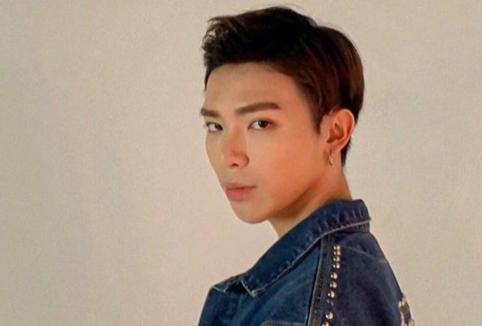 Erik: 'Ngoai ca hat, toi dang choi them bat dong san' hinh anh