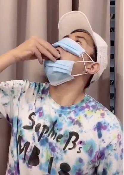 Ho Quang Hieu deo khau trang sai cach anh 3