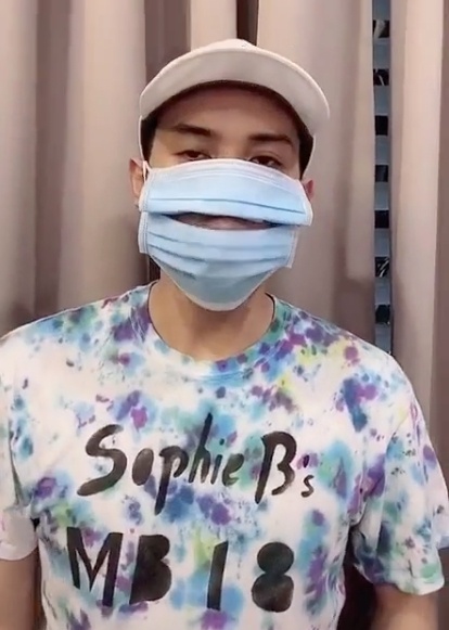 Ho Quang Hieu deo khau trang sai cach anh 2