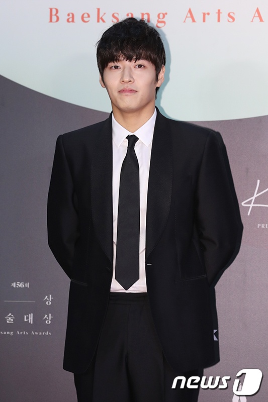 Thảm đỏ Baeksang
Arts Awards 2020 ảnh 14 Tham do Baeksang
Arts Awards 2020 anh 14