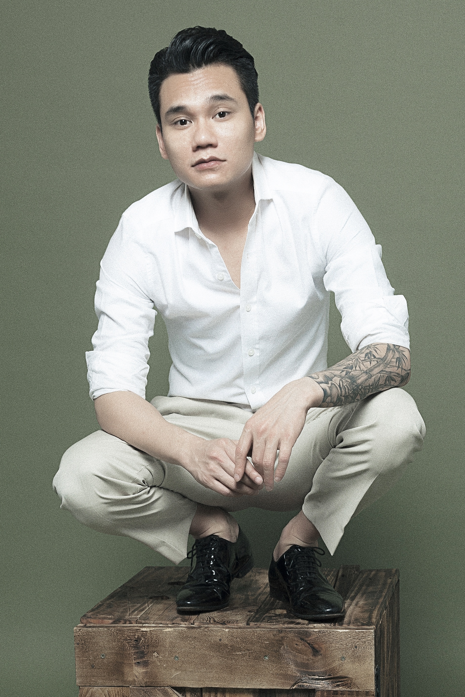 Khac Viet Sao em no vay anh 2