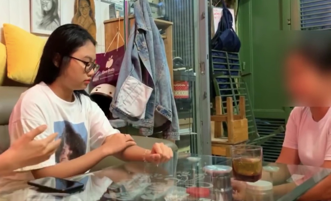 Phuong My Chi truc tiep doi chat voi antifan hinh anh