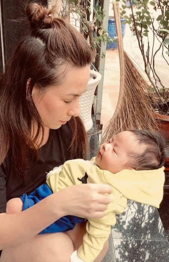 Phi Nhung nhan con nuoi anh 1