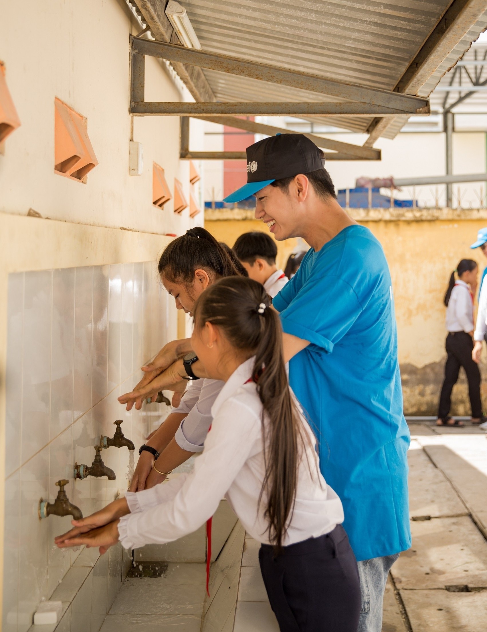 Quang Đăng đồng hành cùng UNICEF ảnh 2 Quang Dang dong hanh cung UNICEF anh 2