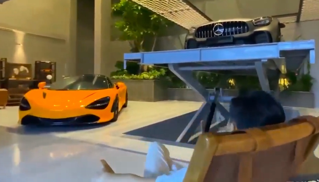 Cuong Do La khoe khong gian nha voi nhieu sieu xe hinh anh