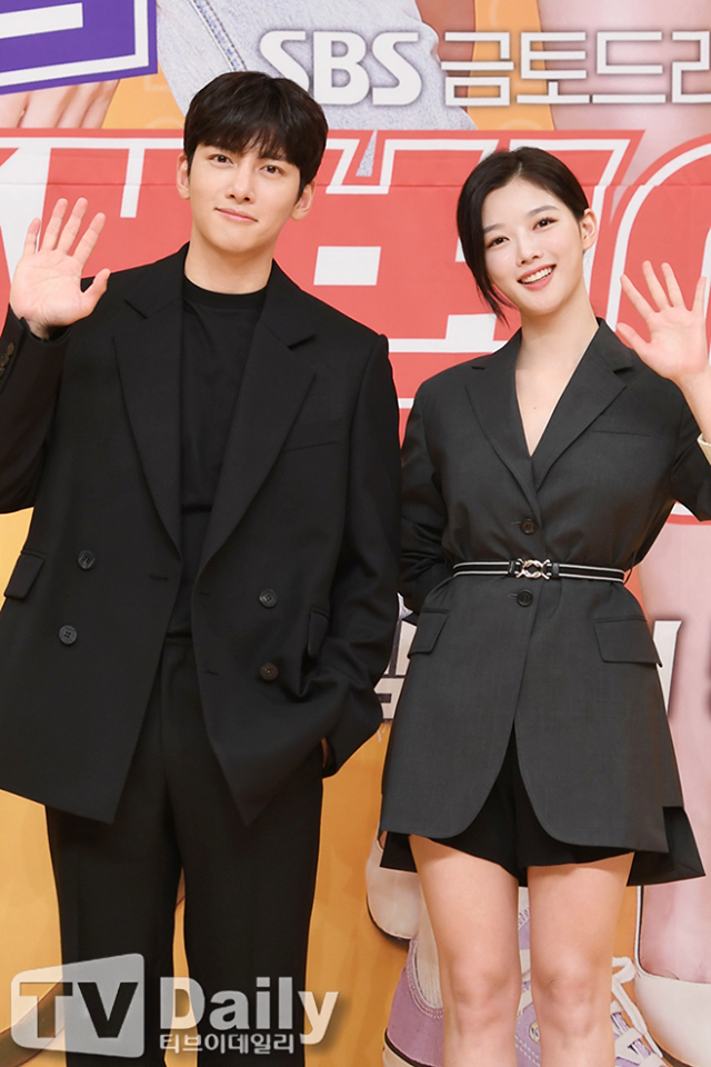 Kim Yoo Jung trưởng thành ảnh 3 Kim Yoo Jung truong thanh anh 3