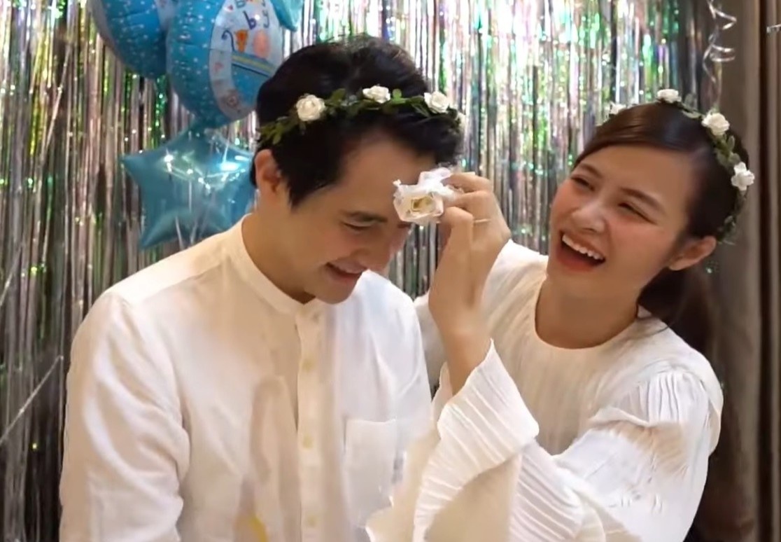 Dong Nhi, Ong Cao Thang tiet lo gioi tinh con dau long hinh anh