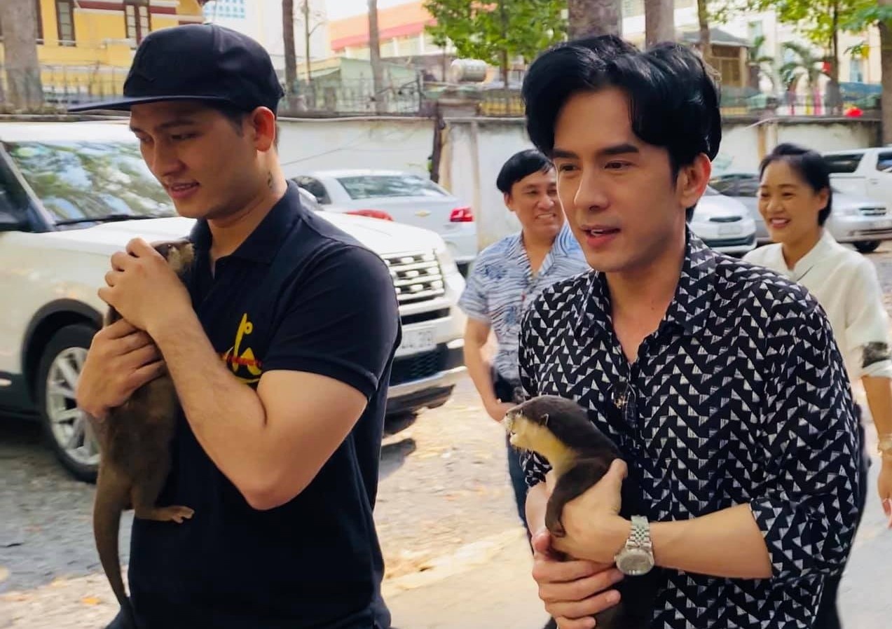 Dan Truong tang hai con rai ca cho Thao Cam Vien hinh anh