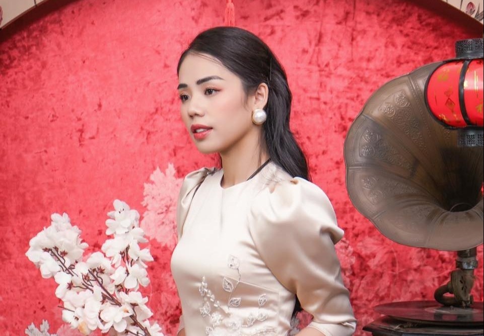 Huong Ly hat nhac son tung anh 1