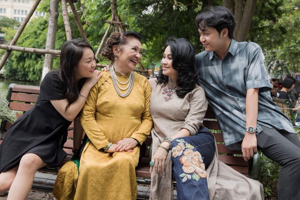 Thanh Lam va cac con anh 6