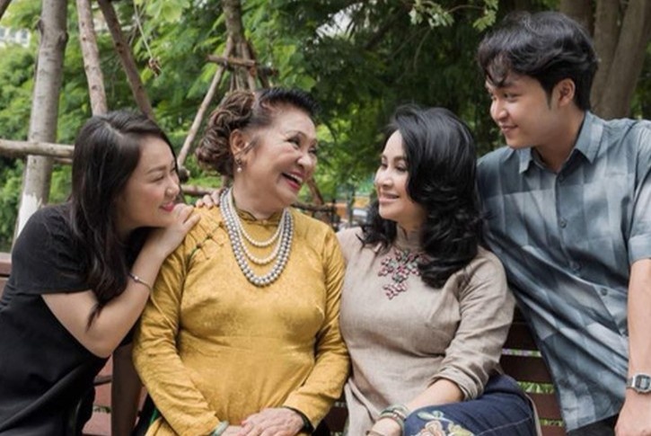 Loat anh hanh phuc cua ba the he nha Thanh Lam hinh anh