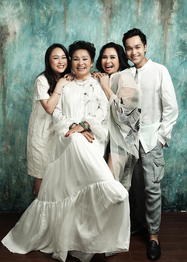 Thanh Lam va cac con anh 1