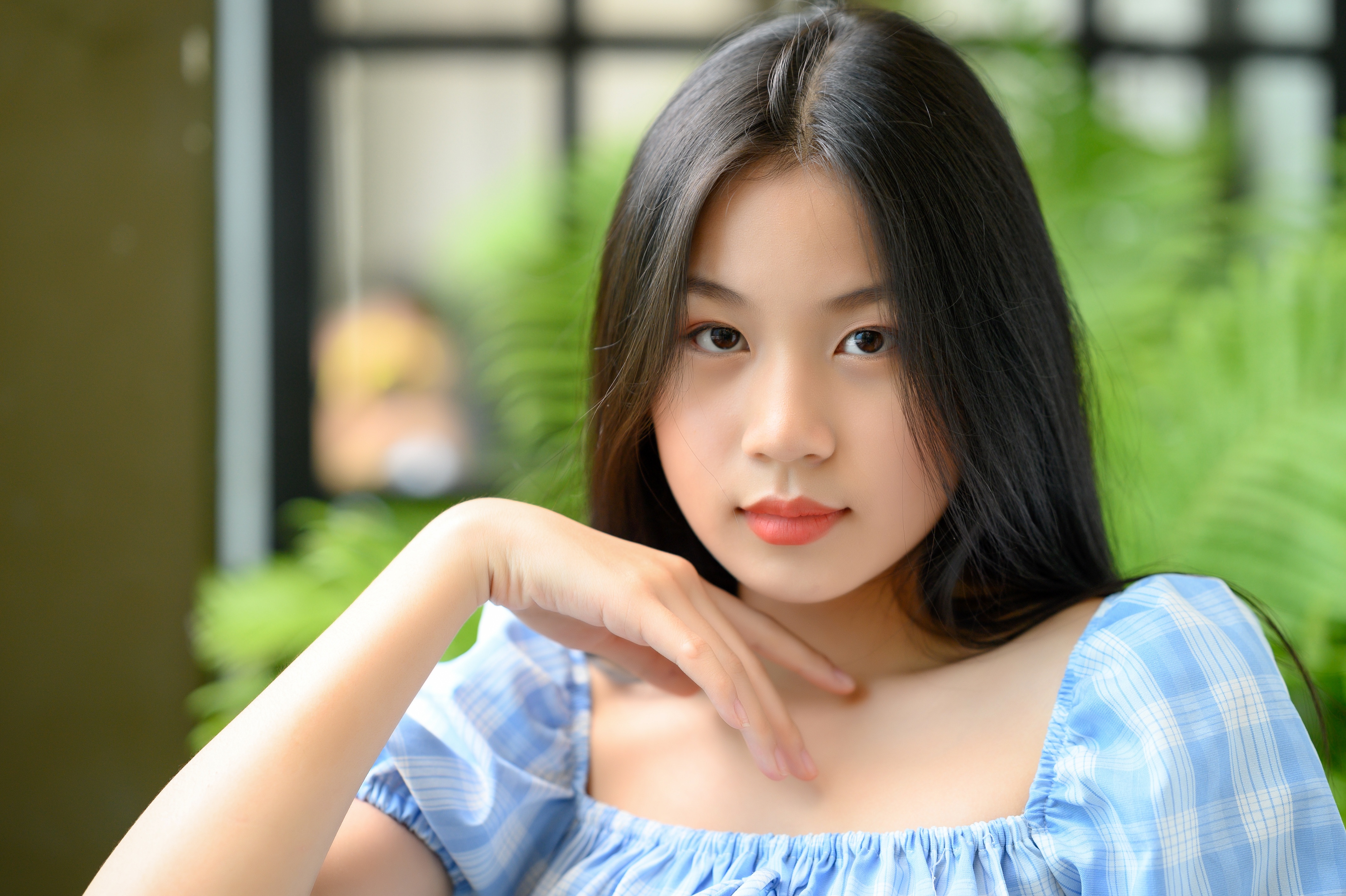 Nhan sac con gai 15 tuoi cua Luu Thien Huong ngoai doi hinh anh