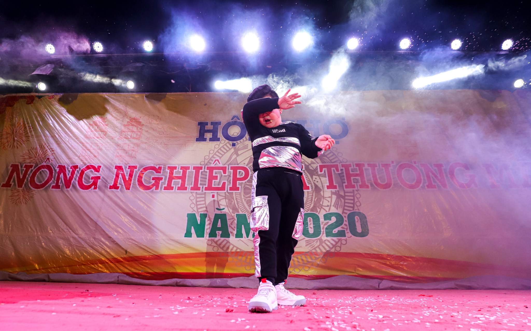 Tin Tin di dien hoi cho anh 3