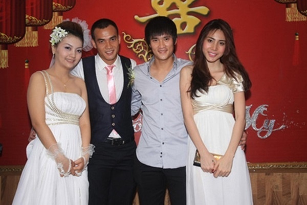 sao Viet gay tranh cai mac lo anh 9