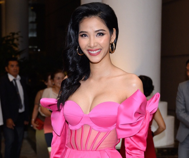 Hoang Thuy len tieng khi bi che mac lo o le cuoi Thuy Van hinh anh