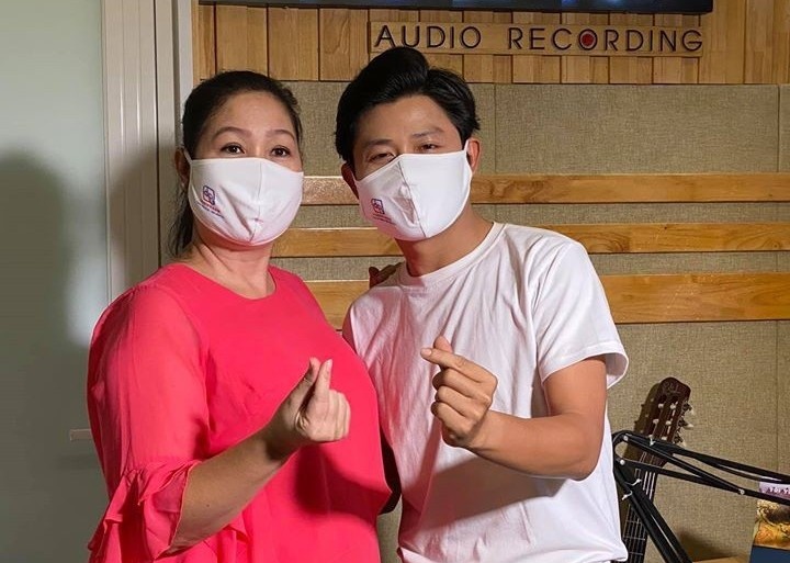 Nghe si viet quyen gop chong dich anh 1