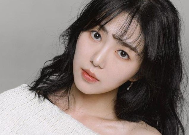 Mina (AOA) di cap cuu sau khi gui thu de doa Seolhyun, Jimin hinh anh