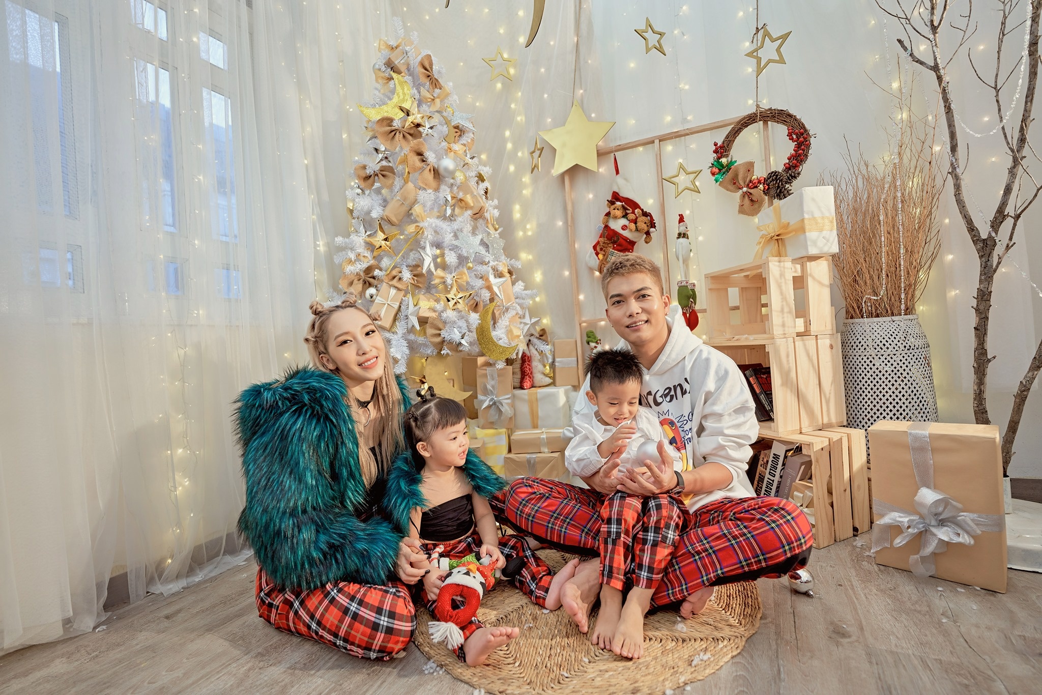 gia dinh cua rapper viet anh 7