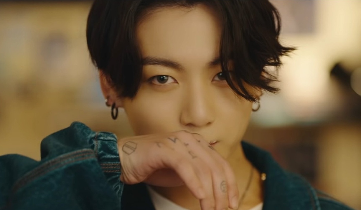 Vi sao BTS danh bai ky luc cua 'Gangnam Style'? hinh anh