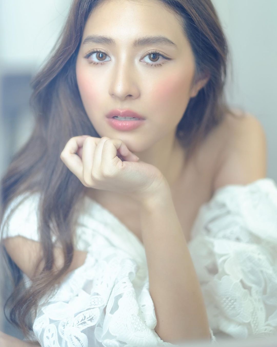 nhom ban than cua showbiz Thai Lan anh 9