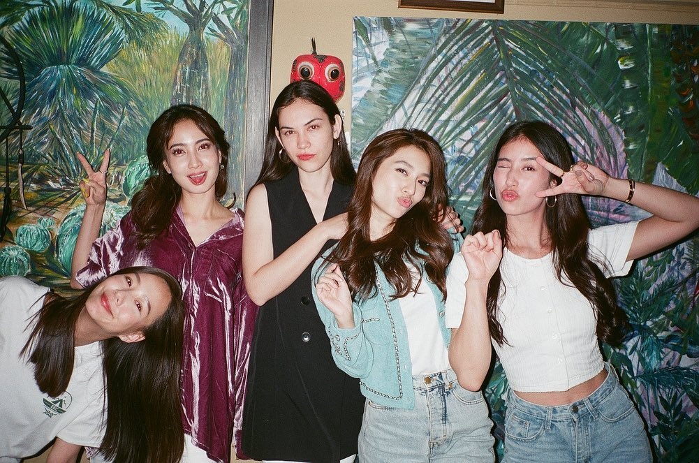 nhom ban than cua showbiz Thai Lan anh 1