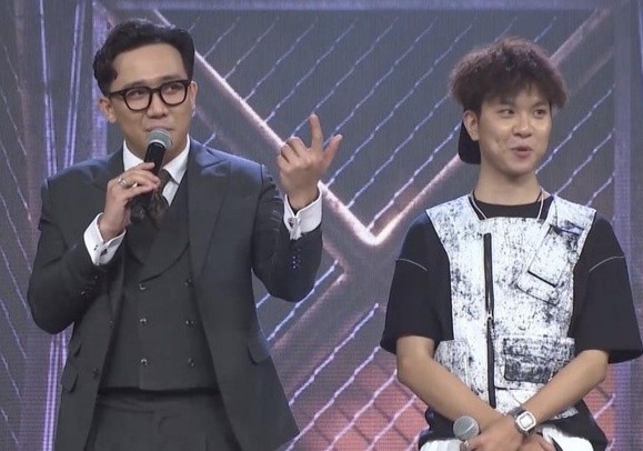 R.Tee: 'HLV Binz luon la lua chon dau tien cua toi' hinh anh