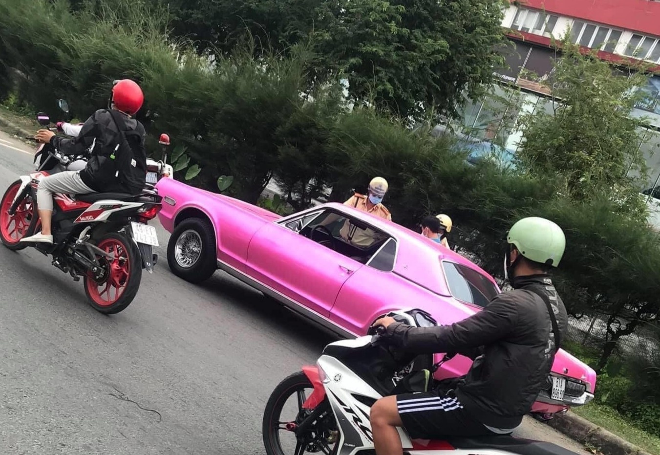 Binz phan hoi thong tin bi canh sat giao thong xu phat hinh anh