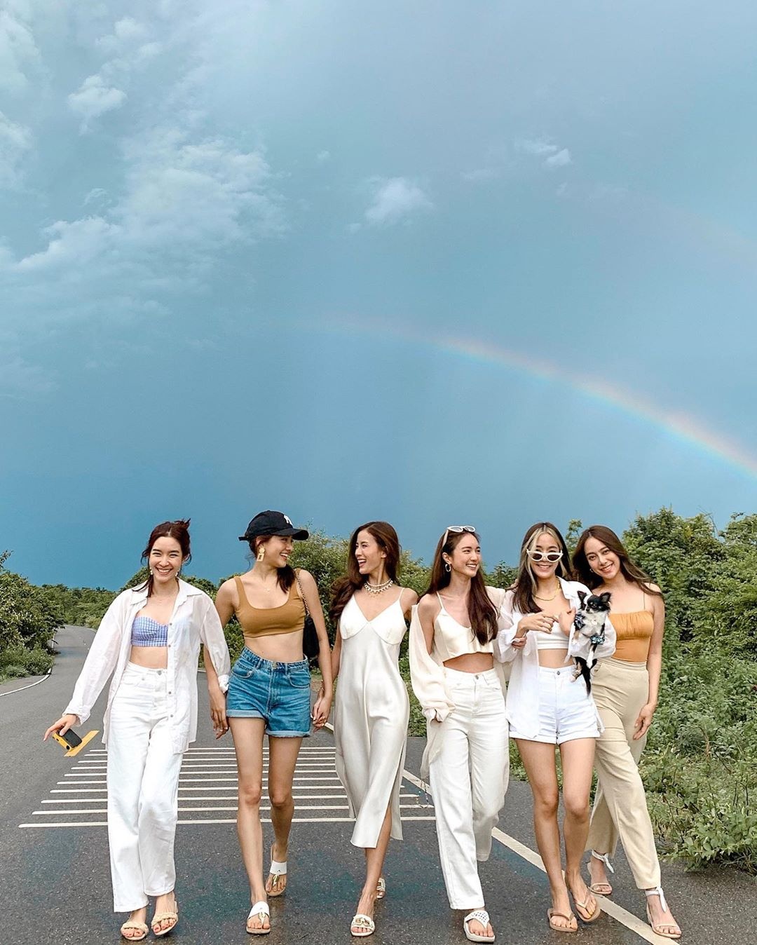 Nhung nhom ban than thai lan anh 6