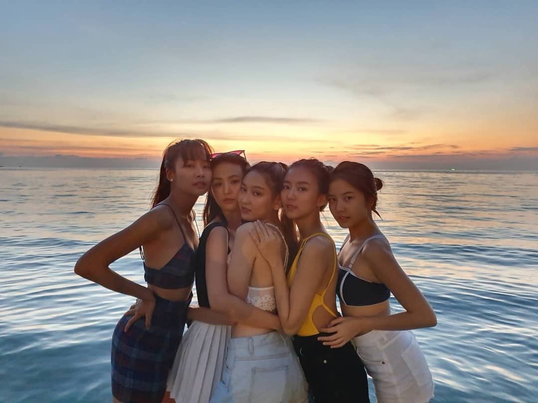 Nhung nhom ban than thai lan anh 8