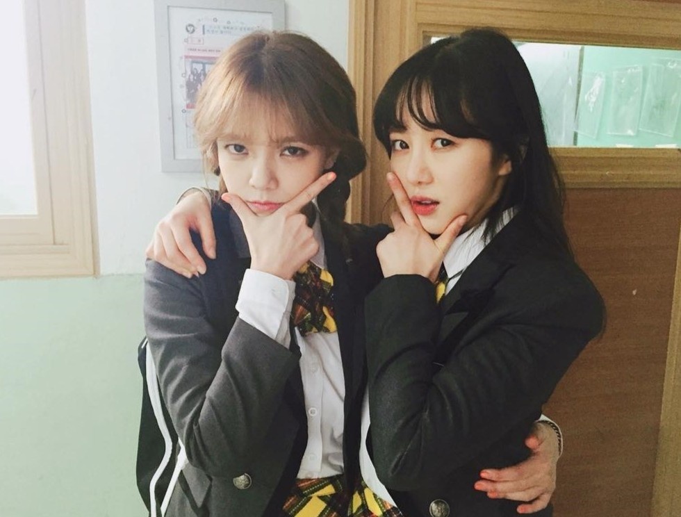 Su gia tao dang sau hinh anh chi em than thiet o Kpop hinh anh