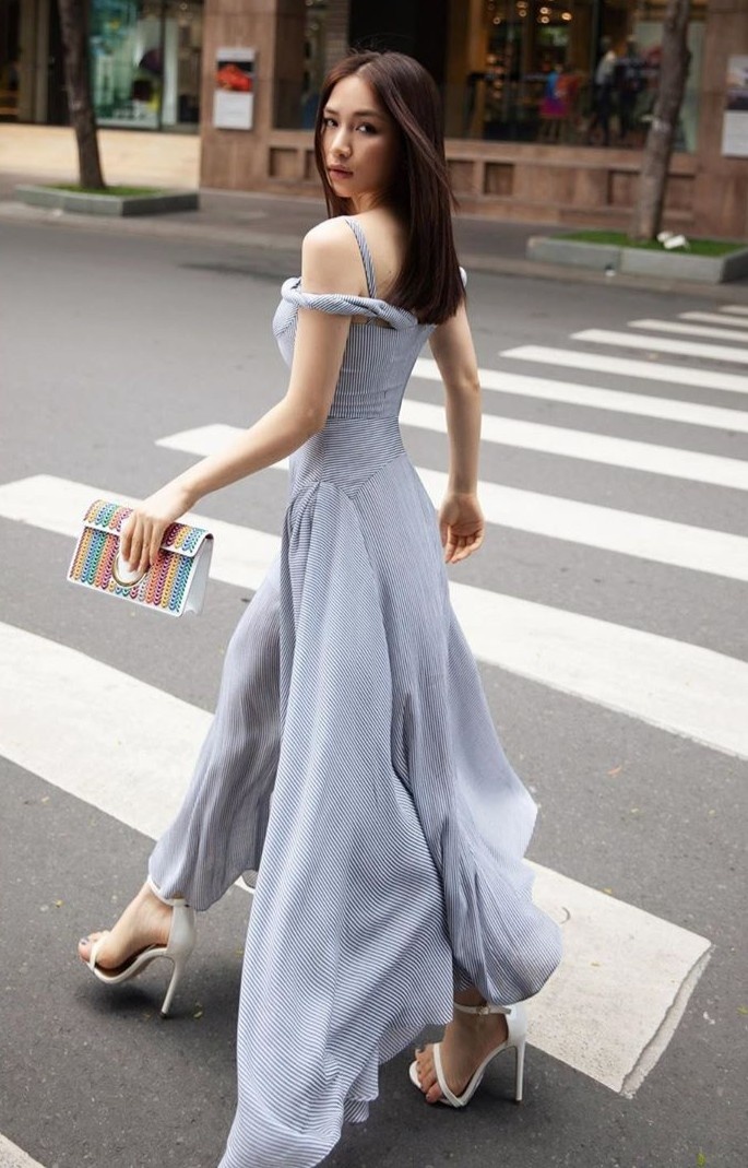 Hòa Minzy đi guốc cao 23 cm ảnh 6 Hoa Minzy di guoc cao 23 cm anh 6