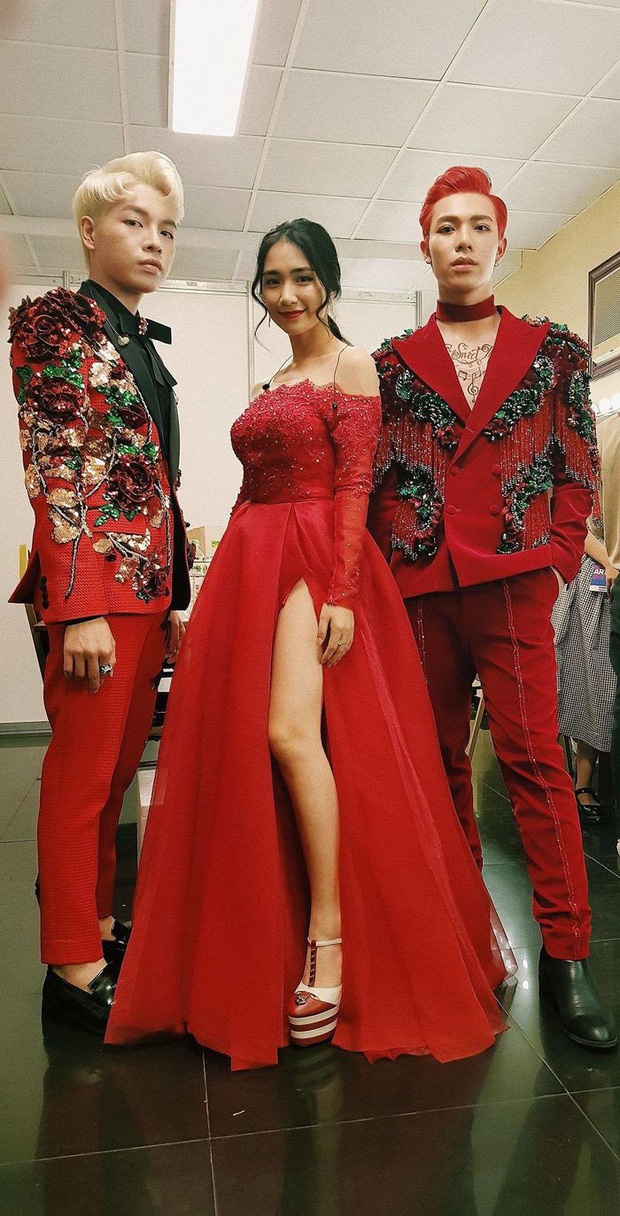 Hòa Minzy đi guốc cao 23 cm ảnh 3 Hoa Minzy di guoc cao 23 cm anh 3