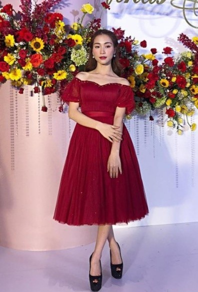 Hòa Minzy đi guốc cao 23 cm ảnh 9 Hoa Minzy di guoc cao 23 cm anh 9