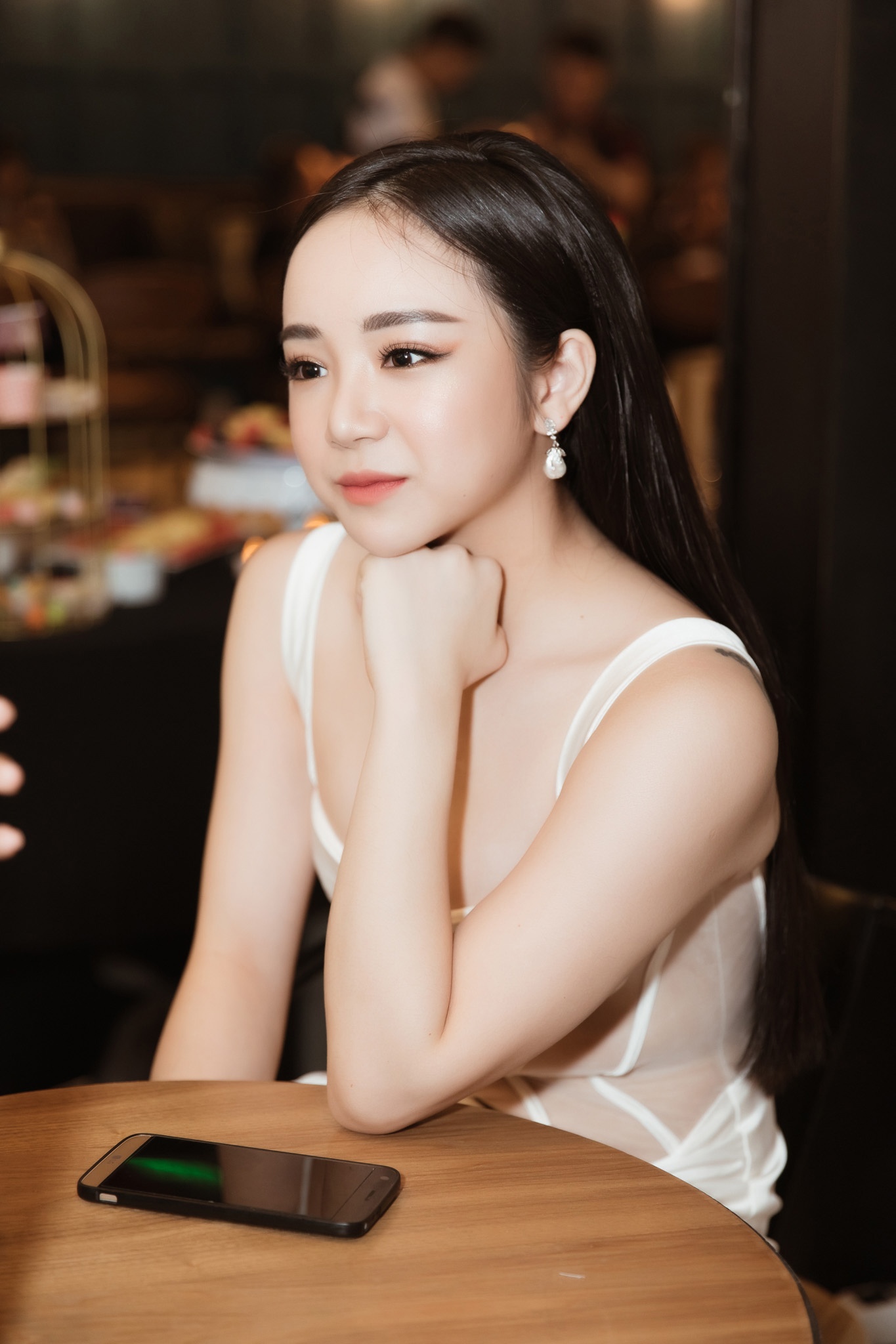 MV Việt gây tranh cãi ảnh 9 MV Viet gay tranh cai anh 9
