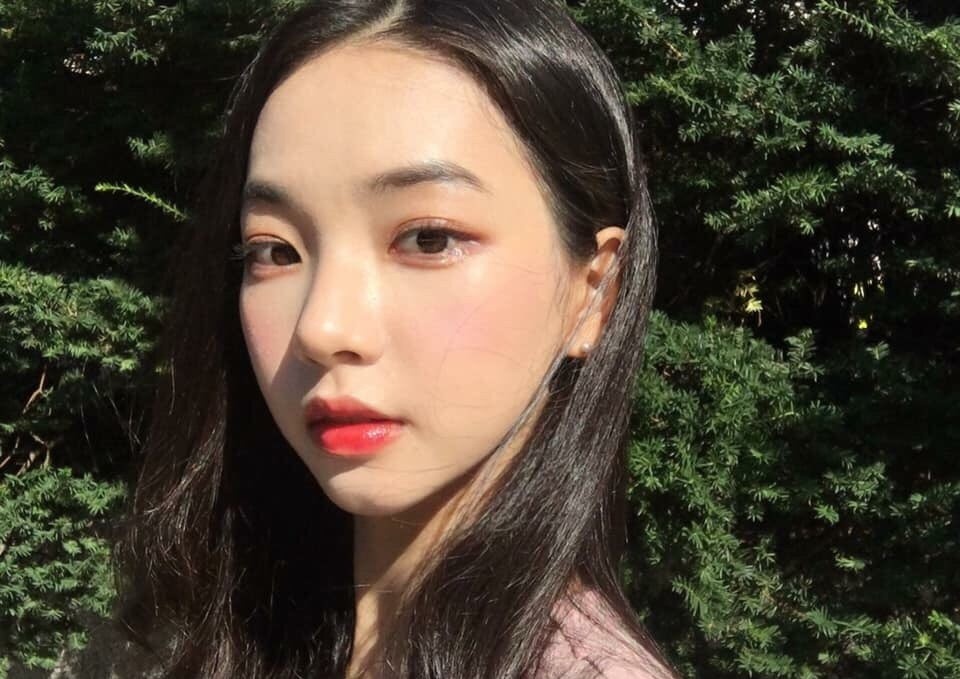 Nu thuc tap sinh che ngoai hinh cua BTS hinh anh