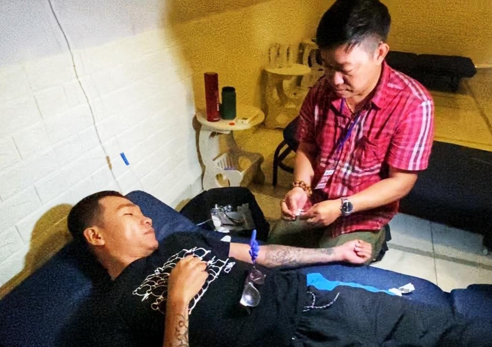 Wowy sot hon 40 do C khi ghi hinh Rap Viet hinh anh